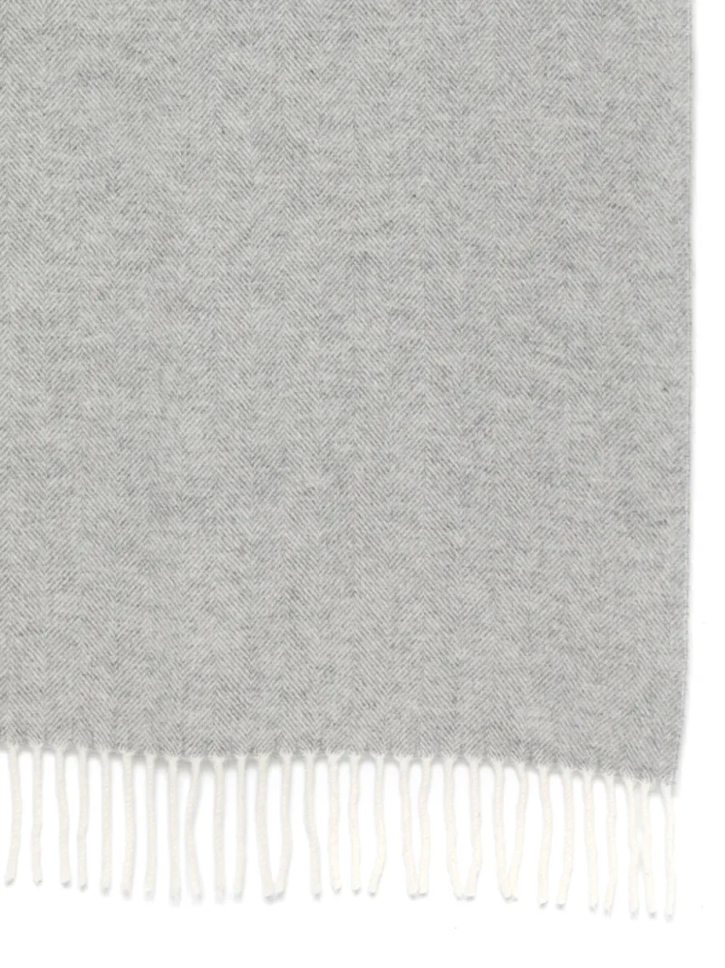 Alternative view of Fular Gran Sasso Herringbone-Pattern Fringed gri