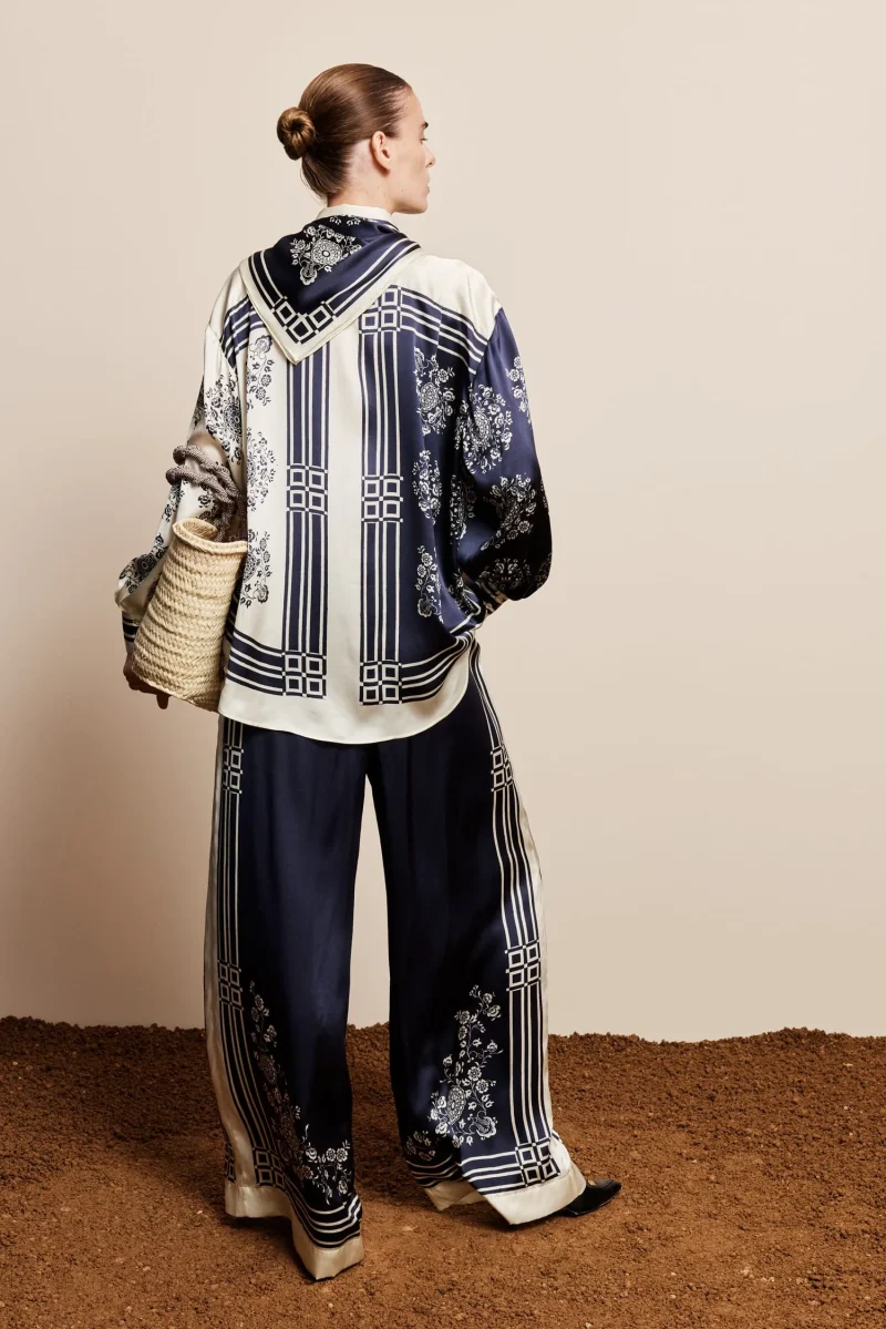 Alternative view of Camasa Alemais Banderra Scarf Silk bleumarin